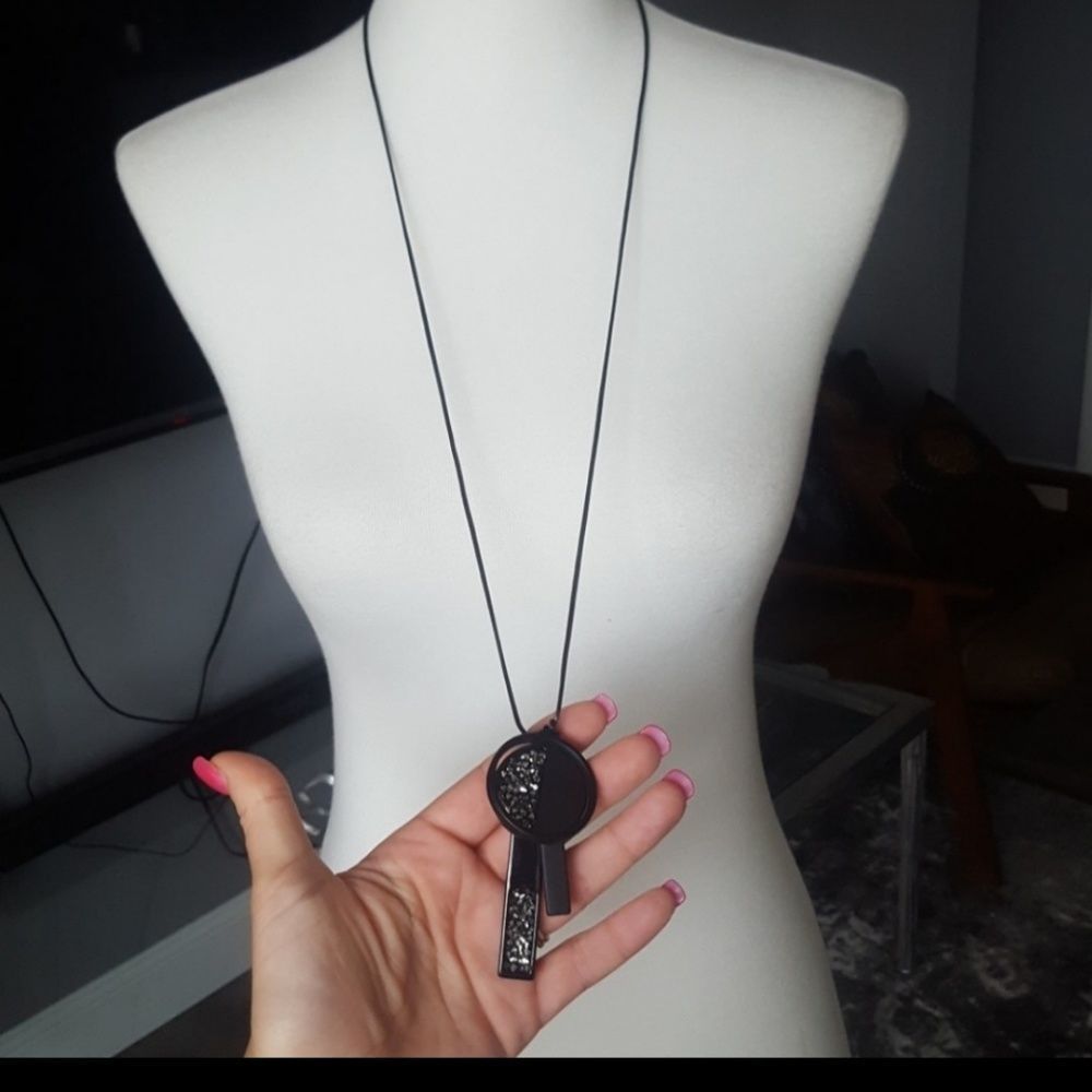 Long pendant necklace - Picture 2 of 3